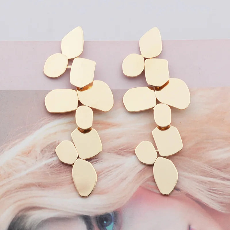 Minimalistiniai auksinės spalvos auskarai