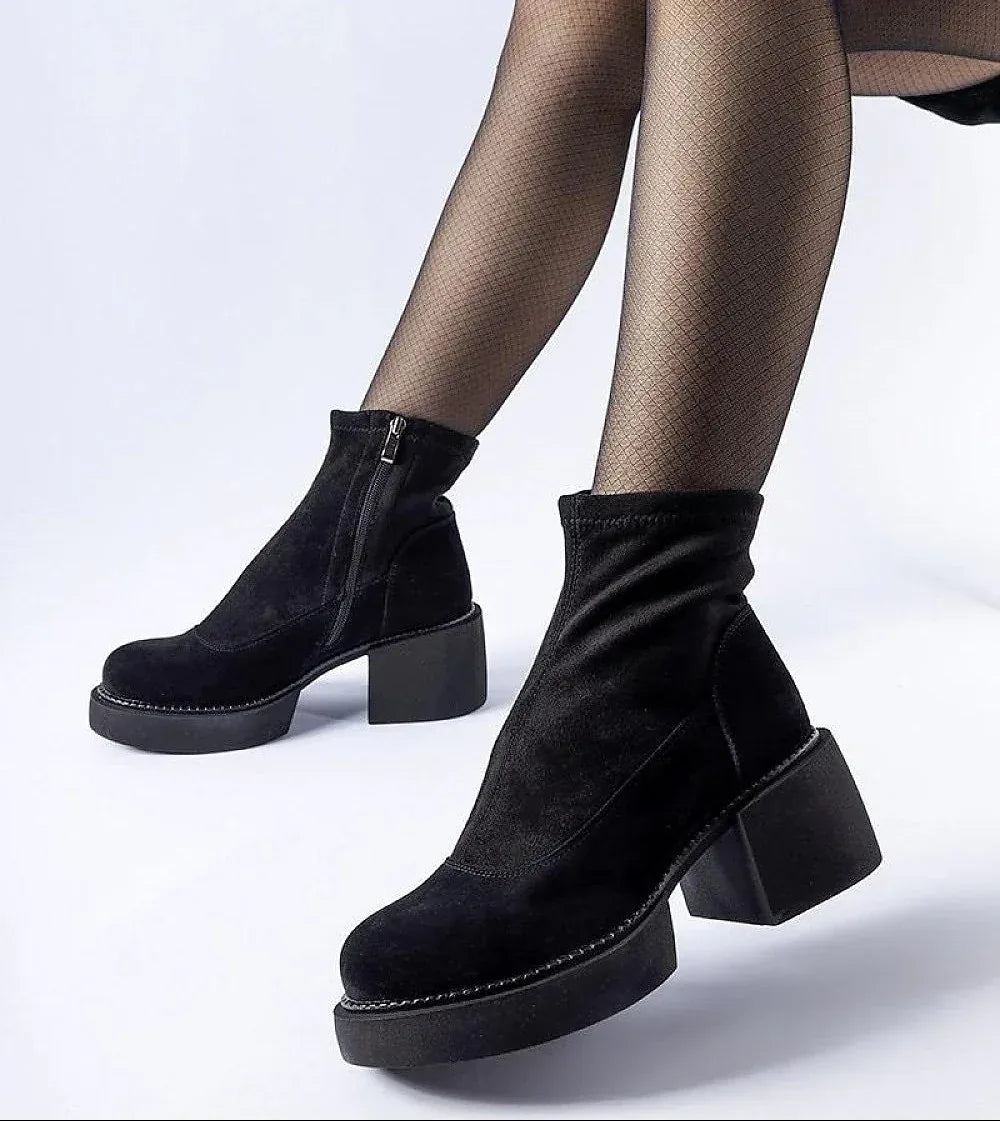 Juodi pašiltinti aulinukai su storu kulnu Solea „Maria“ - Jaukuma