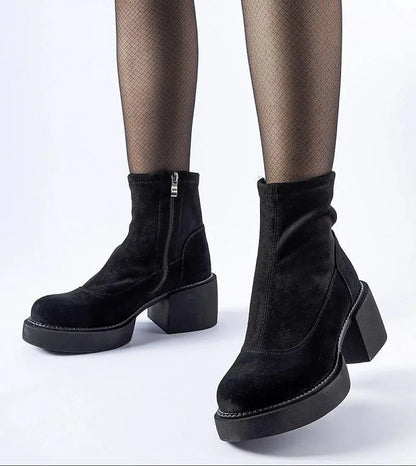 Juodi pašiltinti aulinukai su storu kulnu Solea „Maria“ - Jaukuma